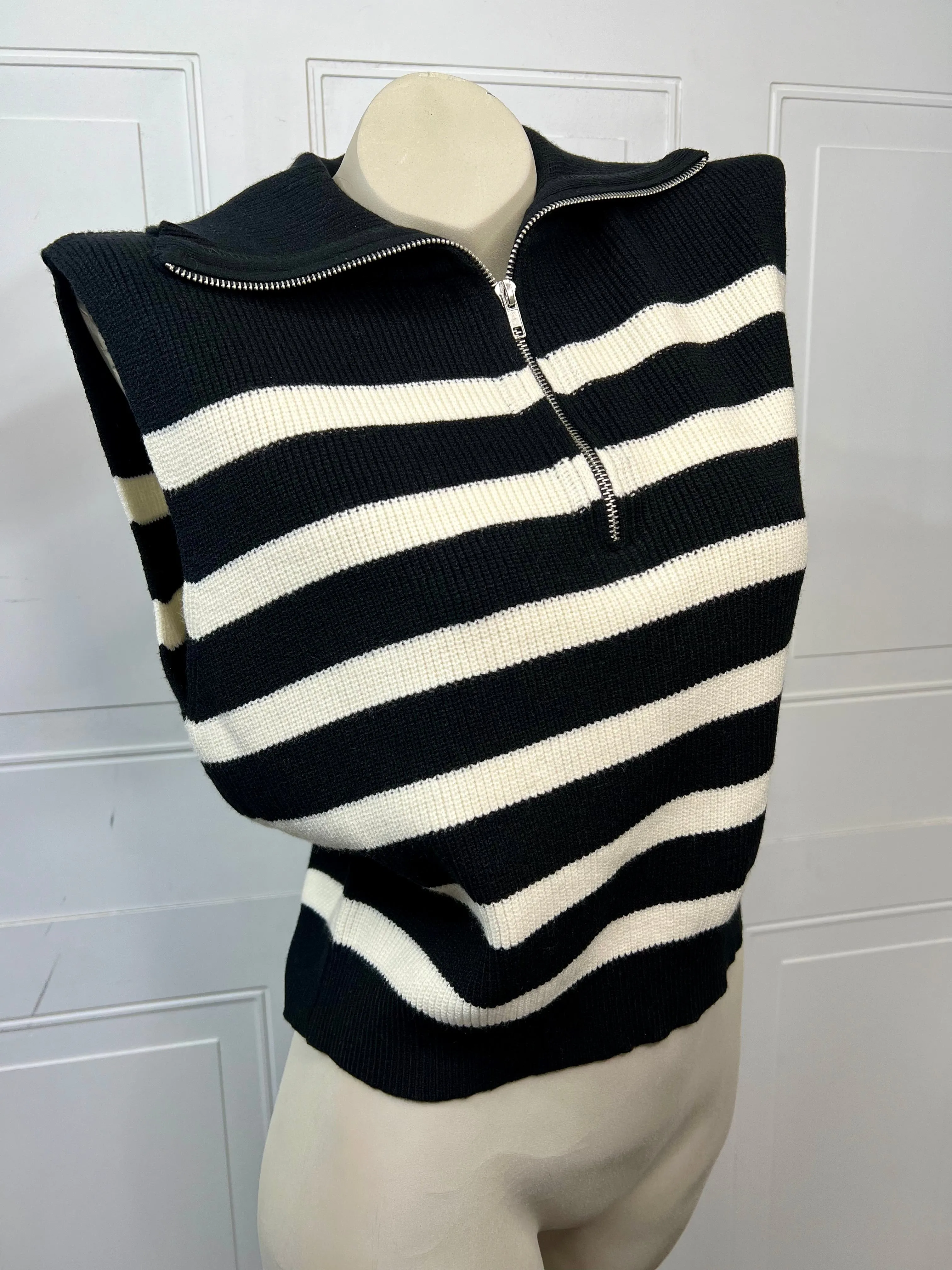 Celeste Collared neck with easy half-zip closure