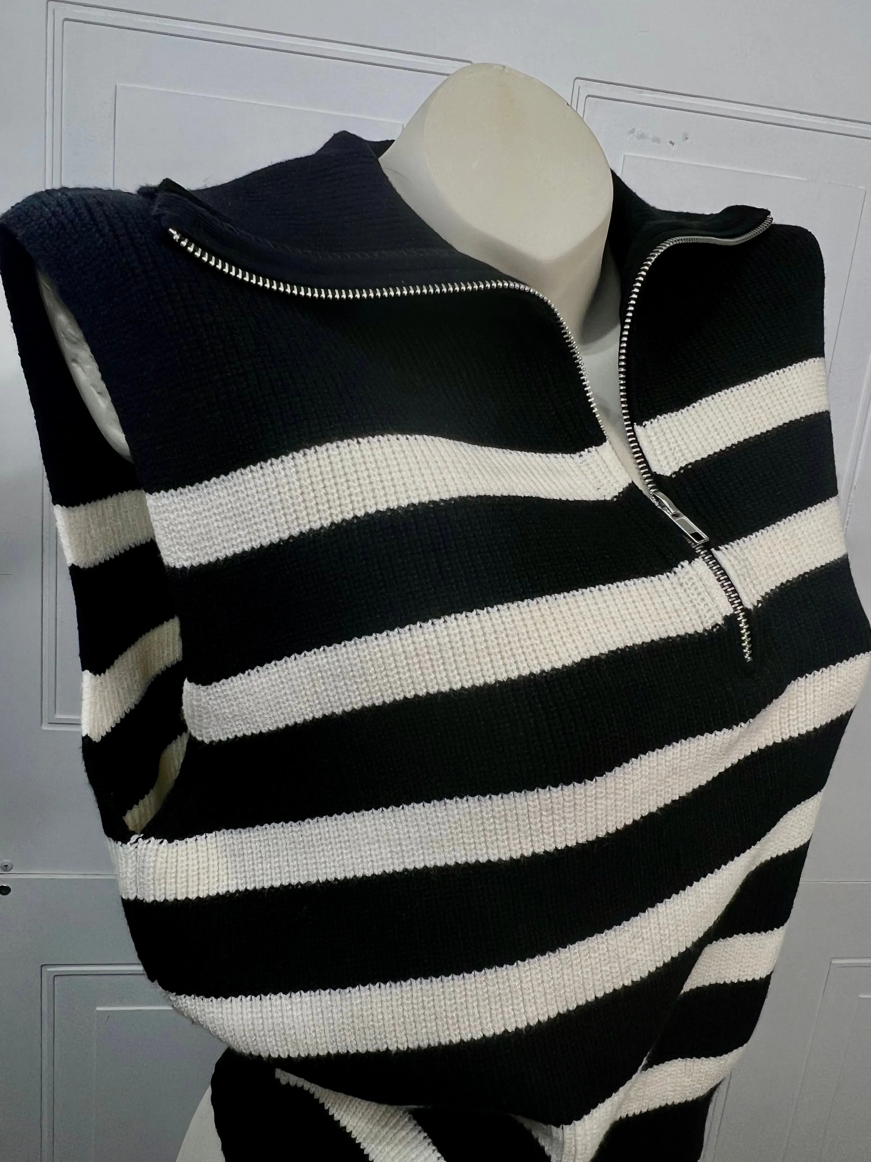 Celeste Collared neck with easy half-zip closure