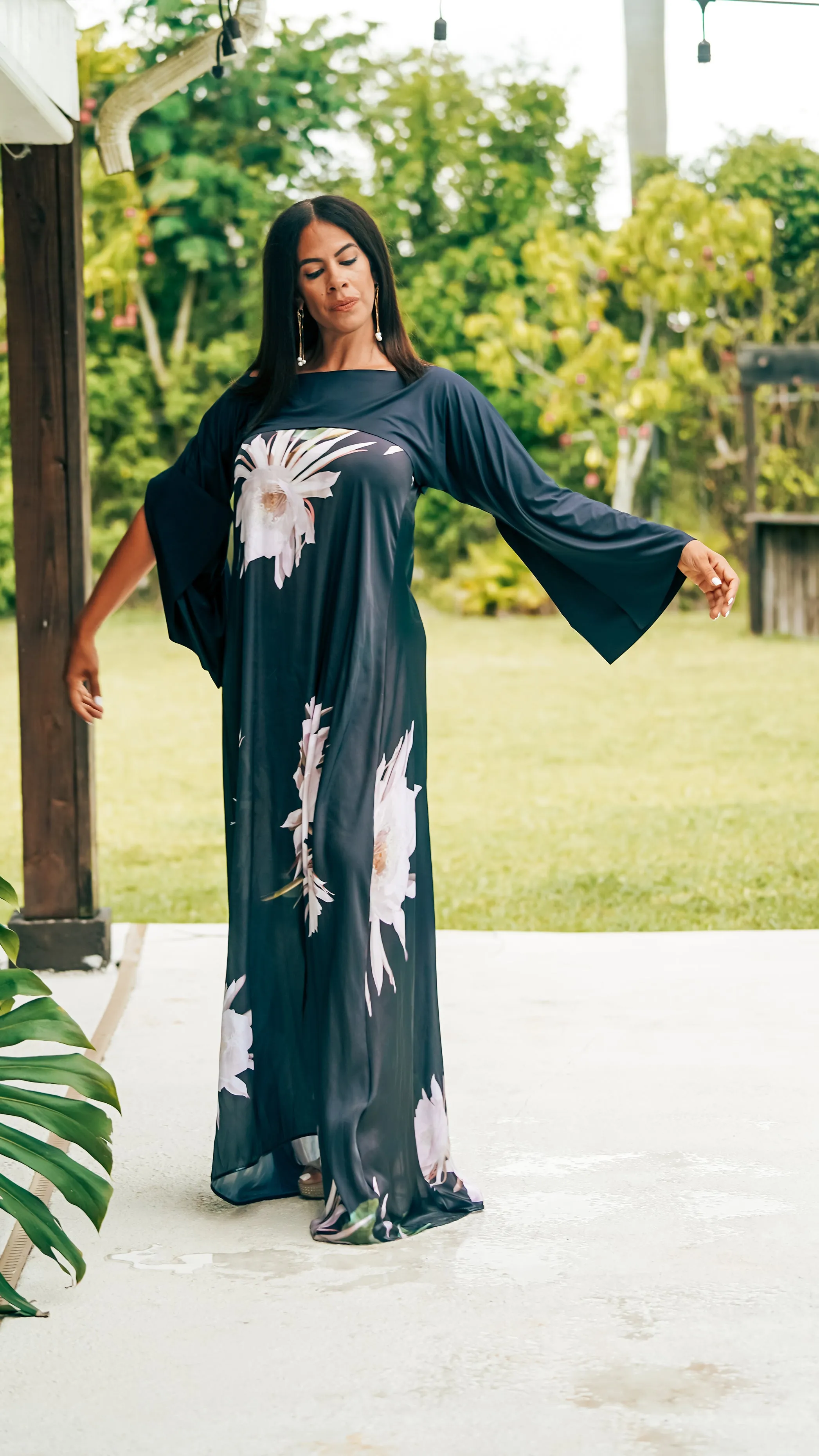 Scarlett Shrug/Sleeves, Black Onyx